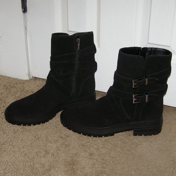NEW size 8.5 Vince Camuto Black Suede Ankle boots - Picture 1 of 11